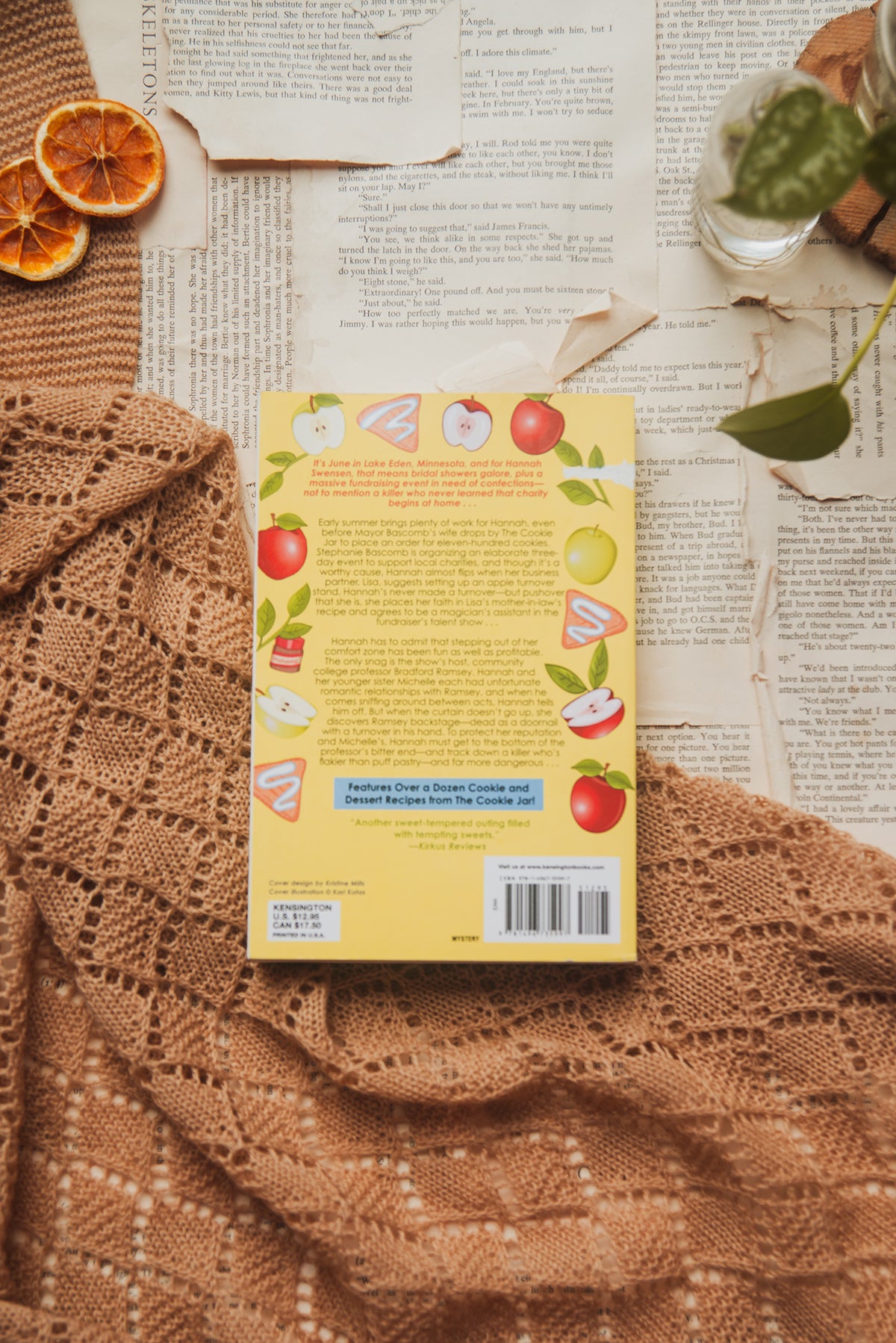 Apple Turnover Murder by Joanne Fluke