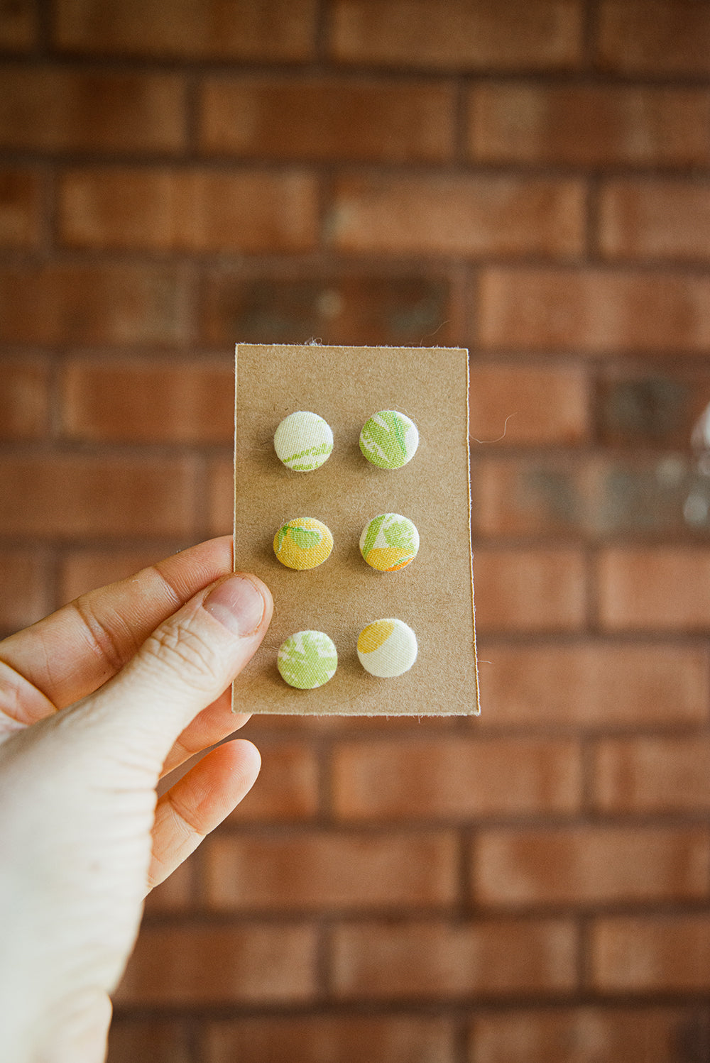 1/2" (1,3 cm) Soft Green Floral Button