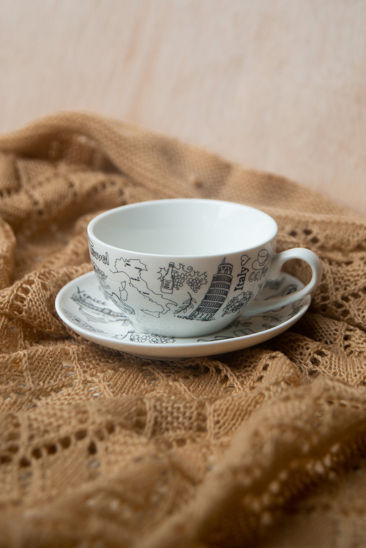Graphic Italy Teapot and Cup Set