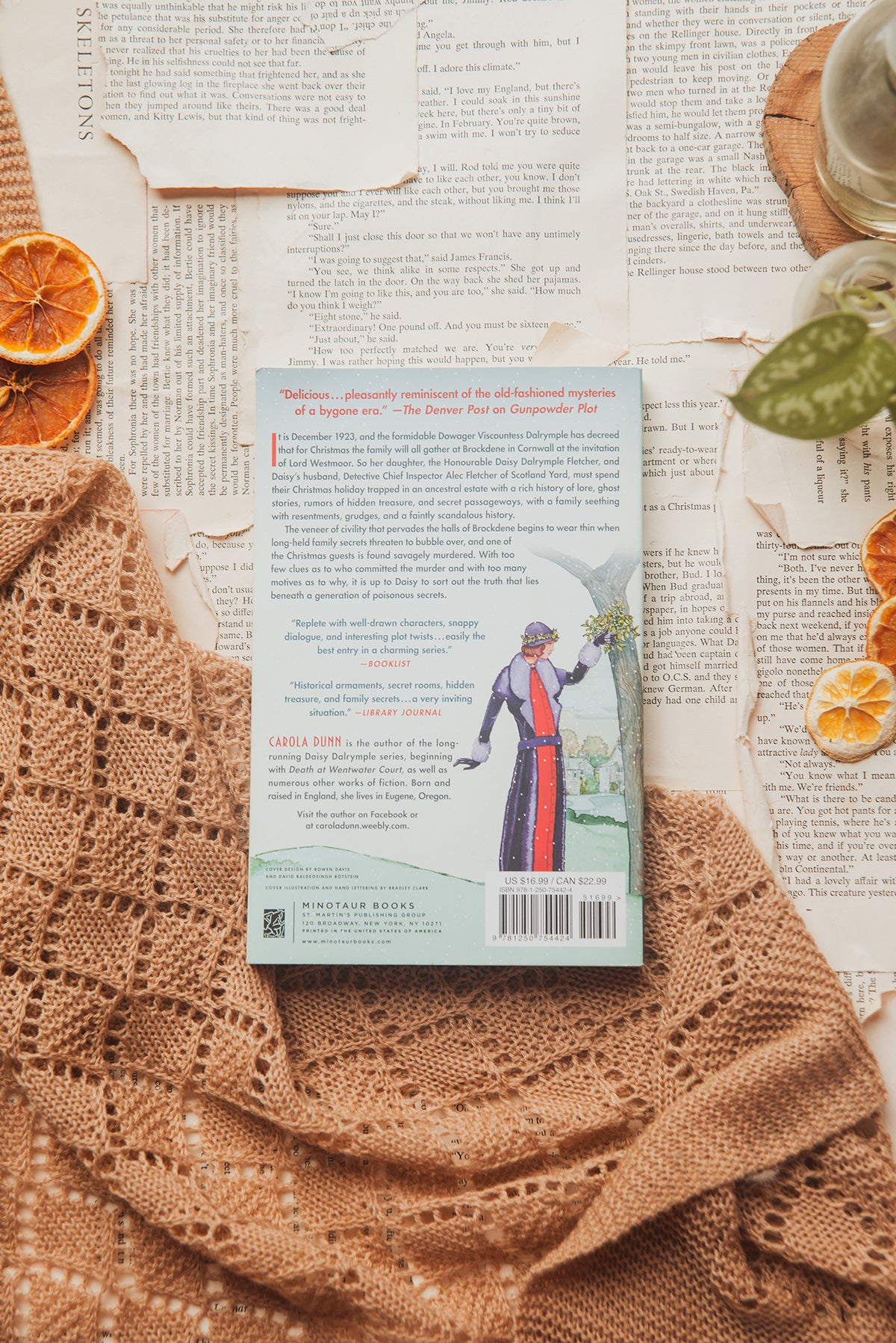 Mistletoe and Murder by Carola Dunn