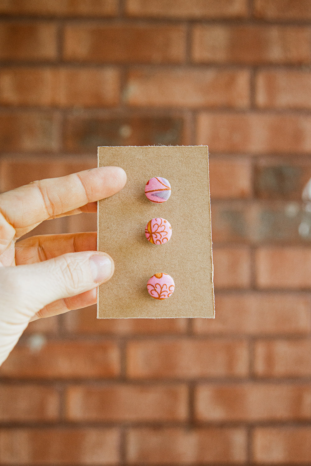 1/2" (1,3 cm) Abstract Floral Button