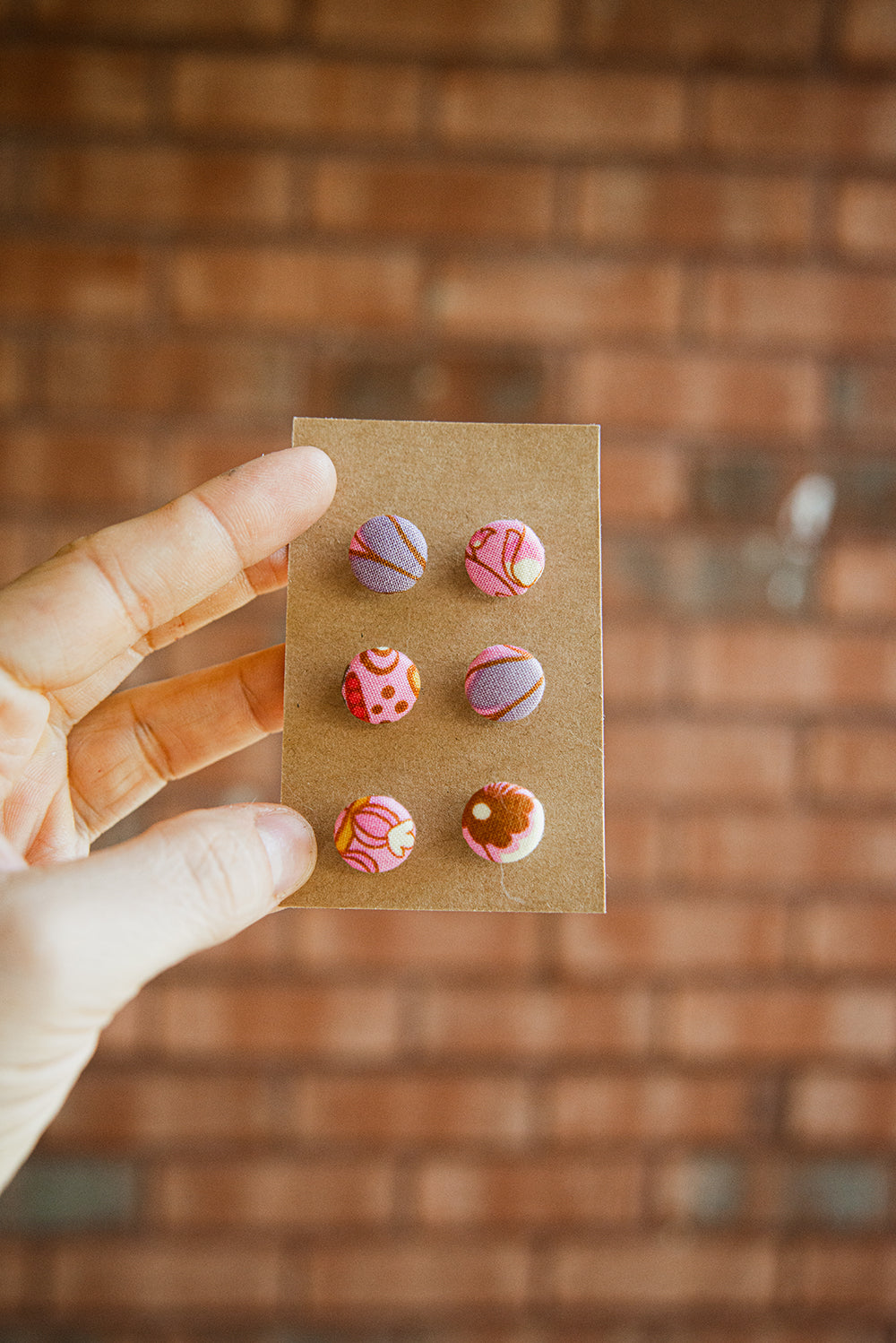 1/2" (1,3 cm) Abstract Floral Button