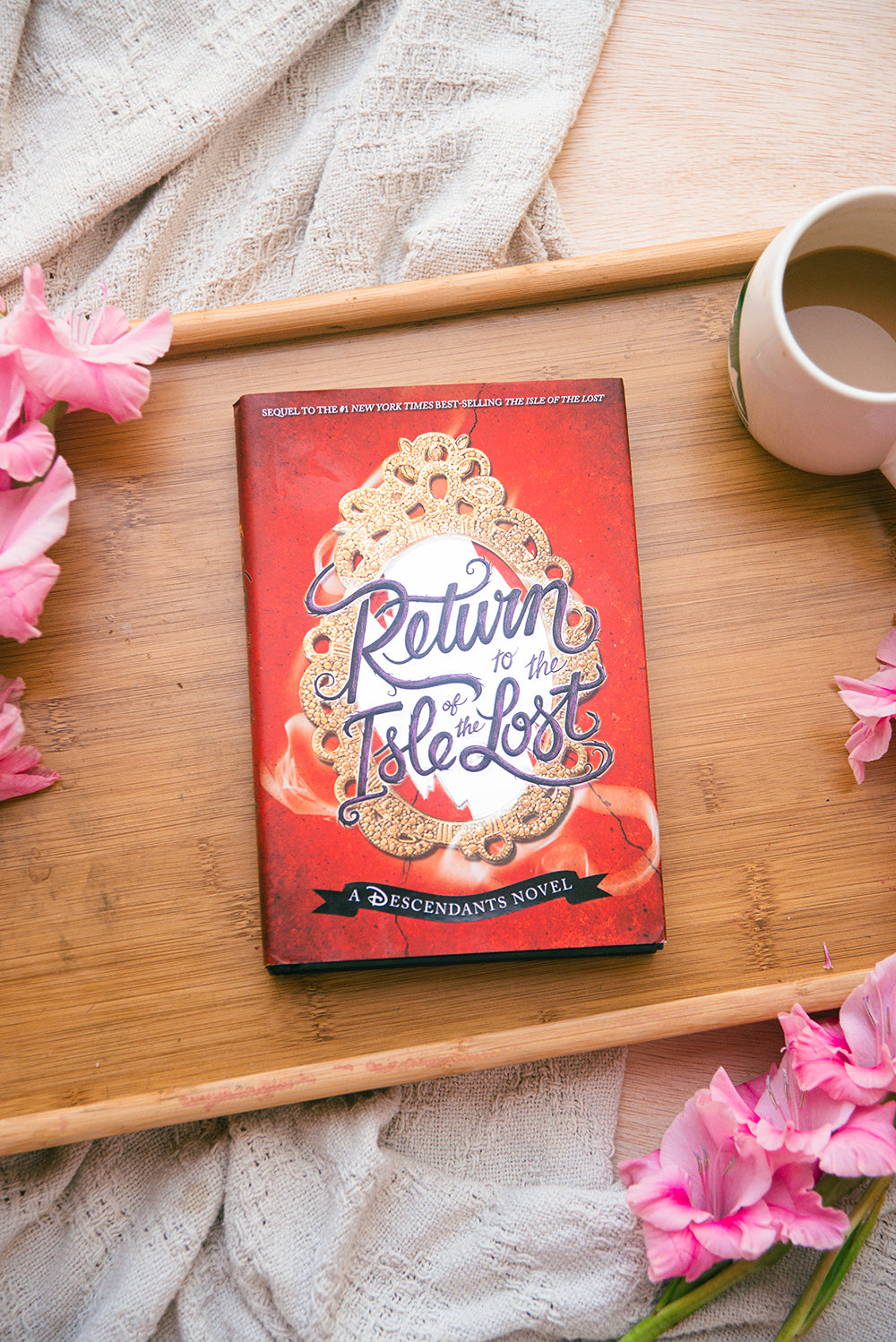 Return to the Isle of the Lost by Melissa De La Cruz