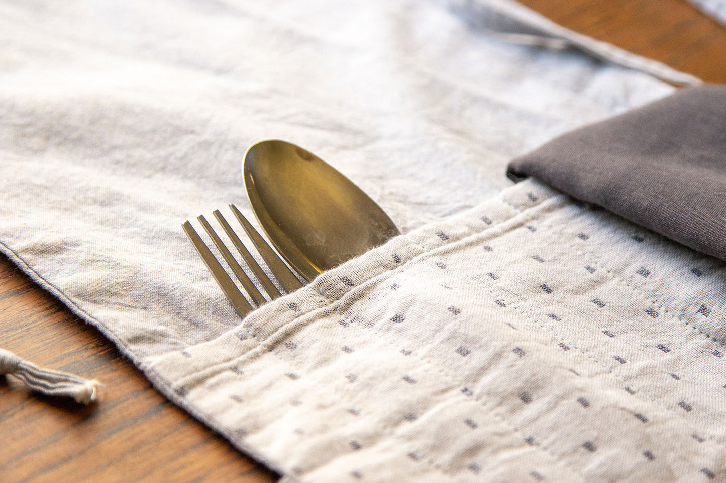 LAVERN UTENSIL WRAP (PHYSICAL)