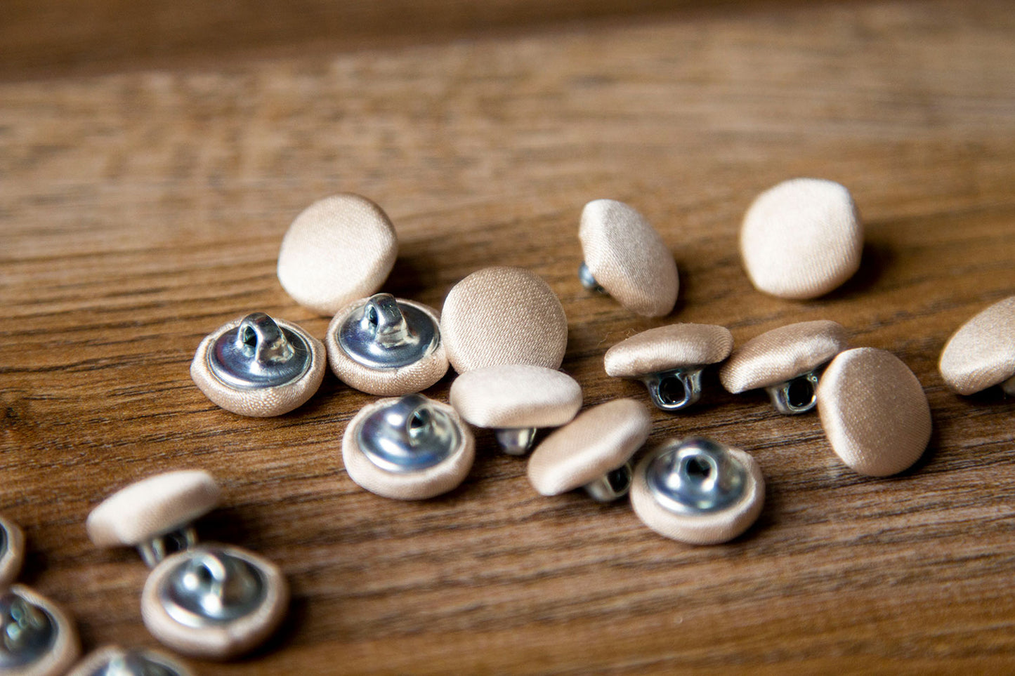 1/2" (1,3 cm) Champagne Button