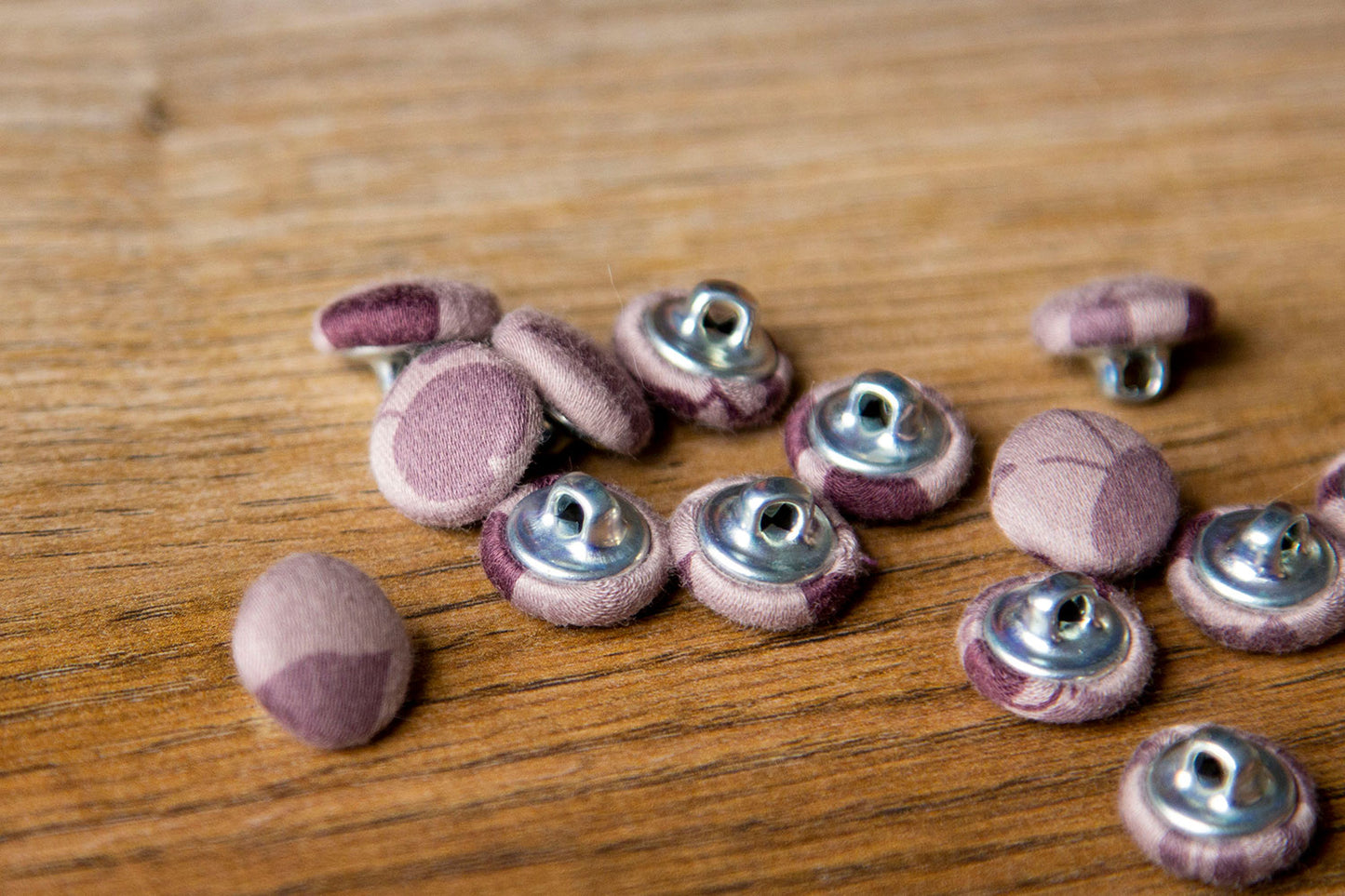 1/2" (1,3 cm) Floral Purple Button