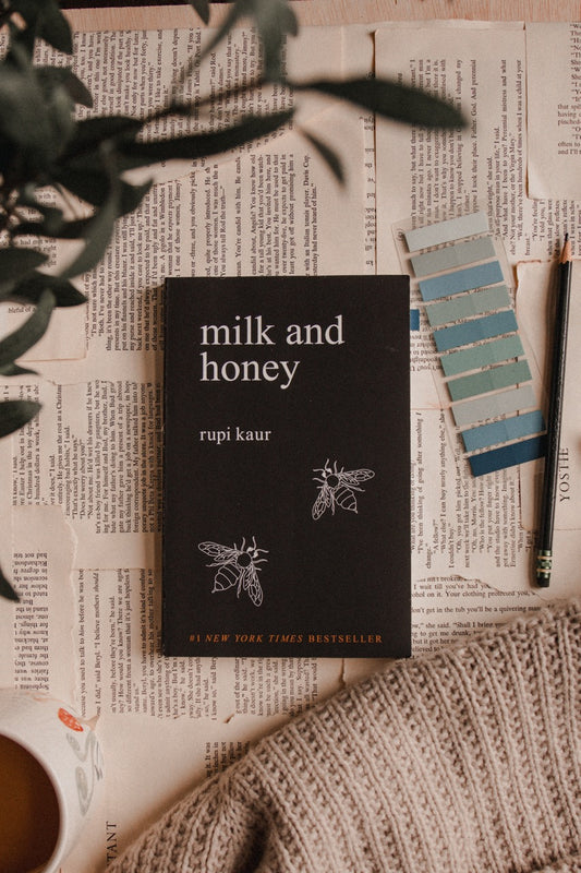 Milk & Honey by Rupi Kaur (⭐⭐⭐⭐⭐)