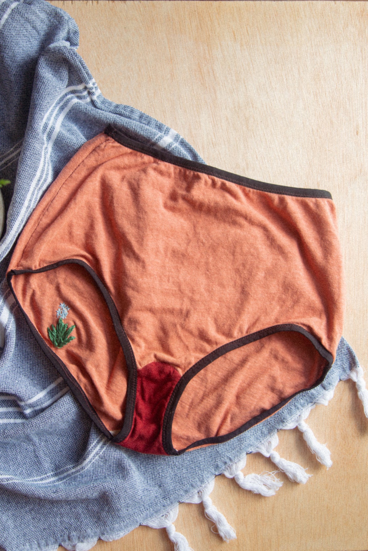 Embroidered Lavande Undies - Medium
