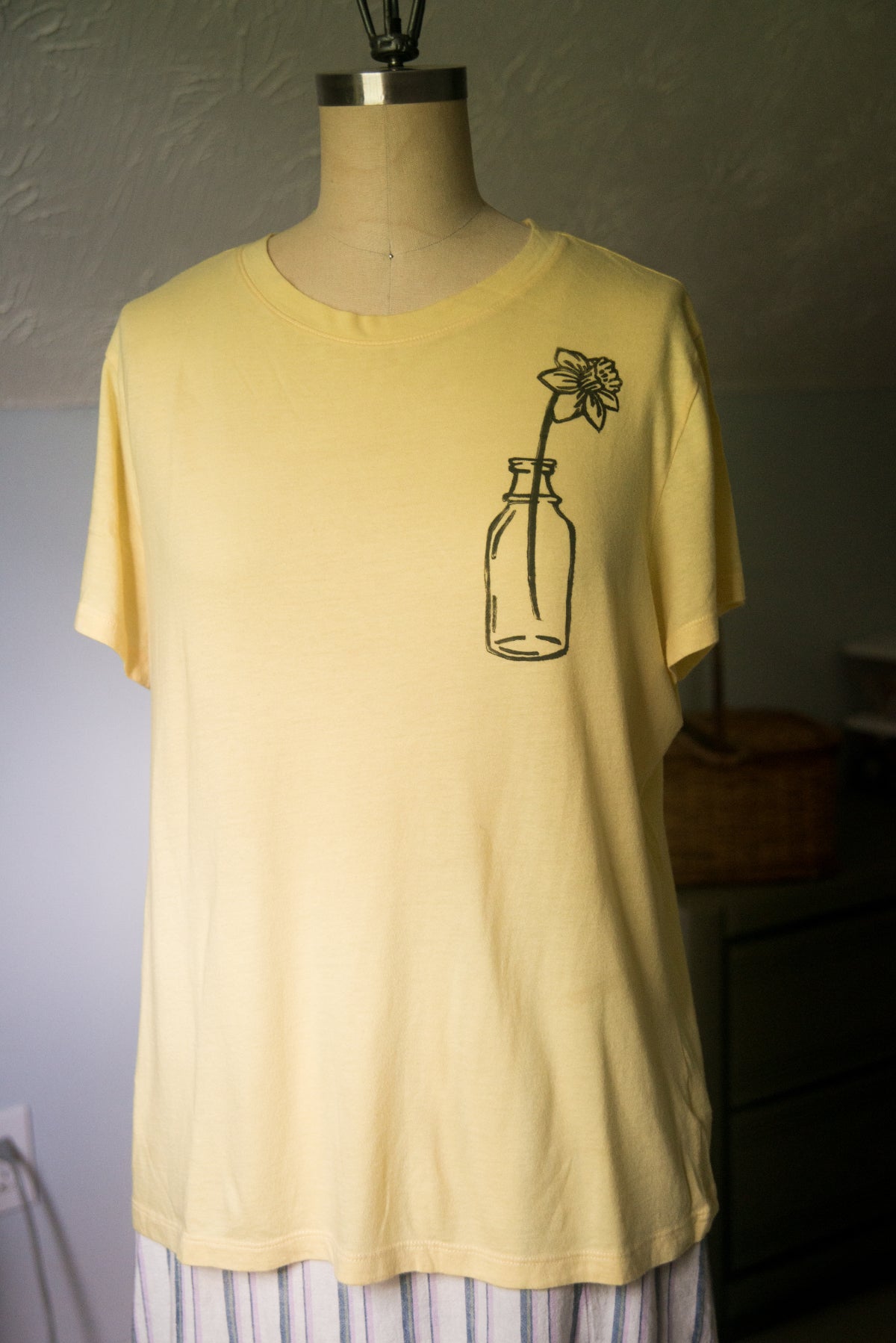 Daffodil Tee - LARGE
