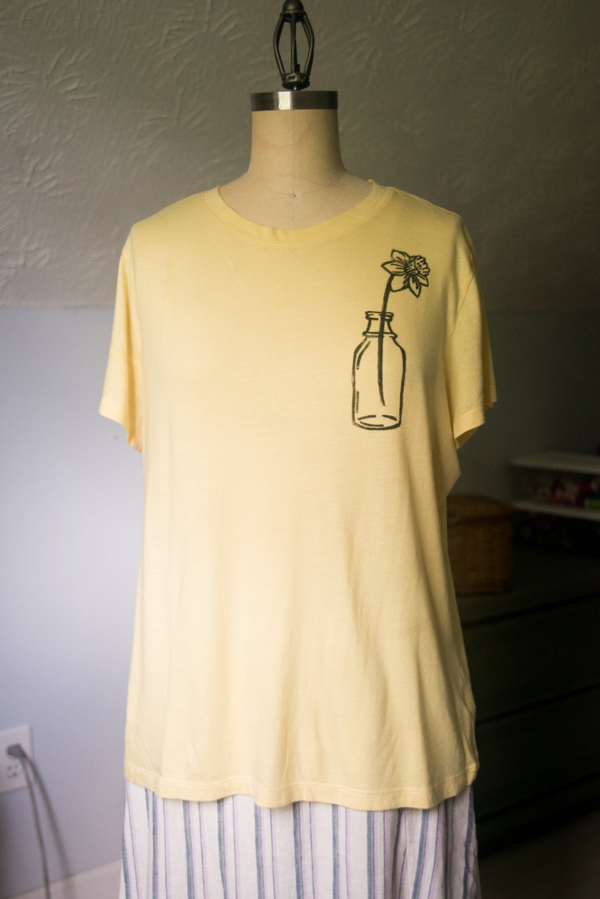 Daffodil Tee - LARGE