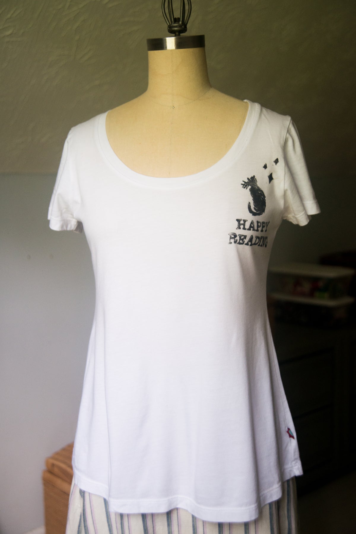 Happy Reading Cat Tee - XS