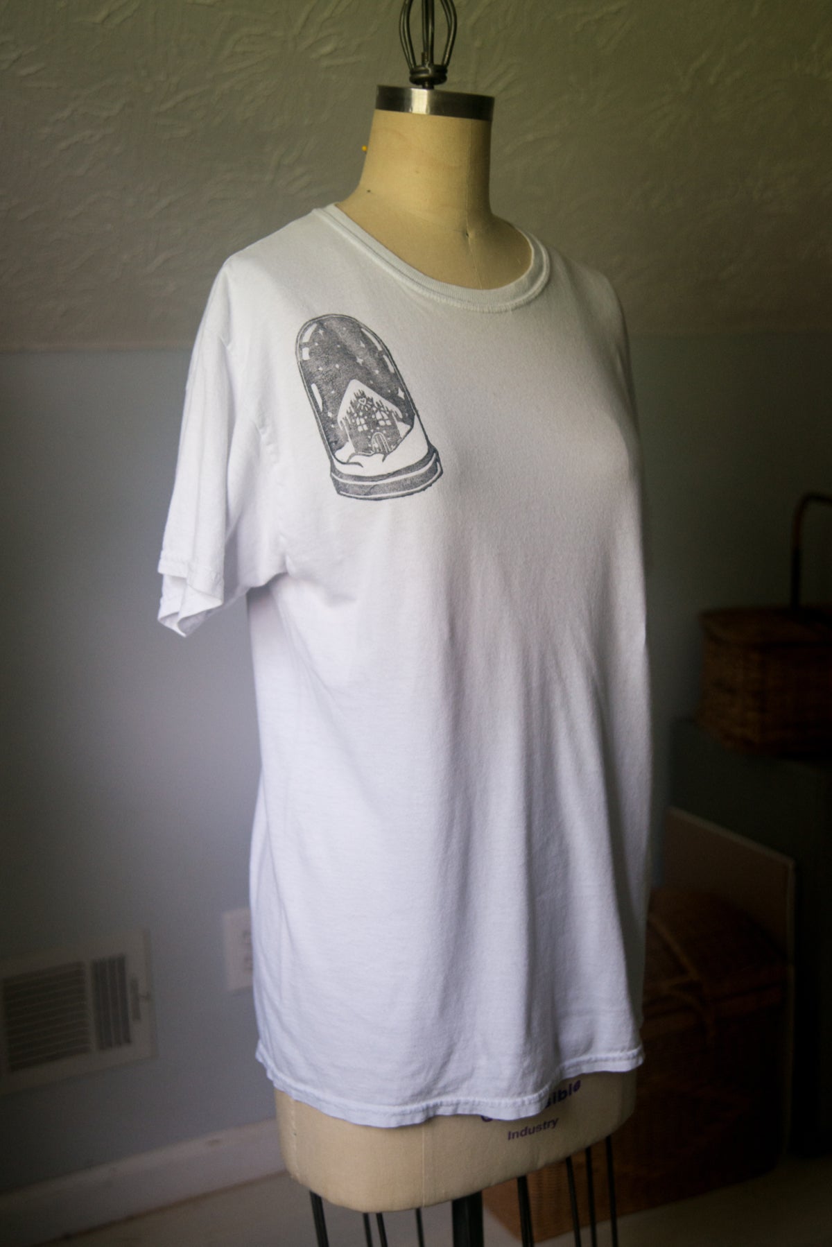 Snow Globe Tee - MEDIUM