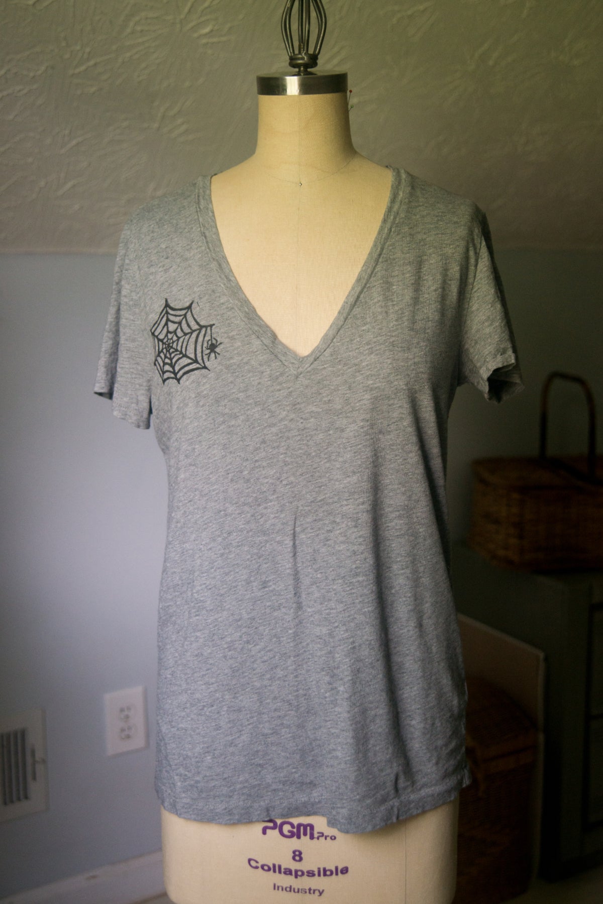 Spider Web Tee - MEDIUM