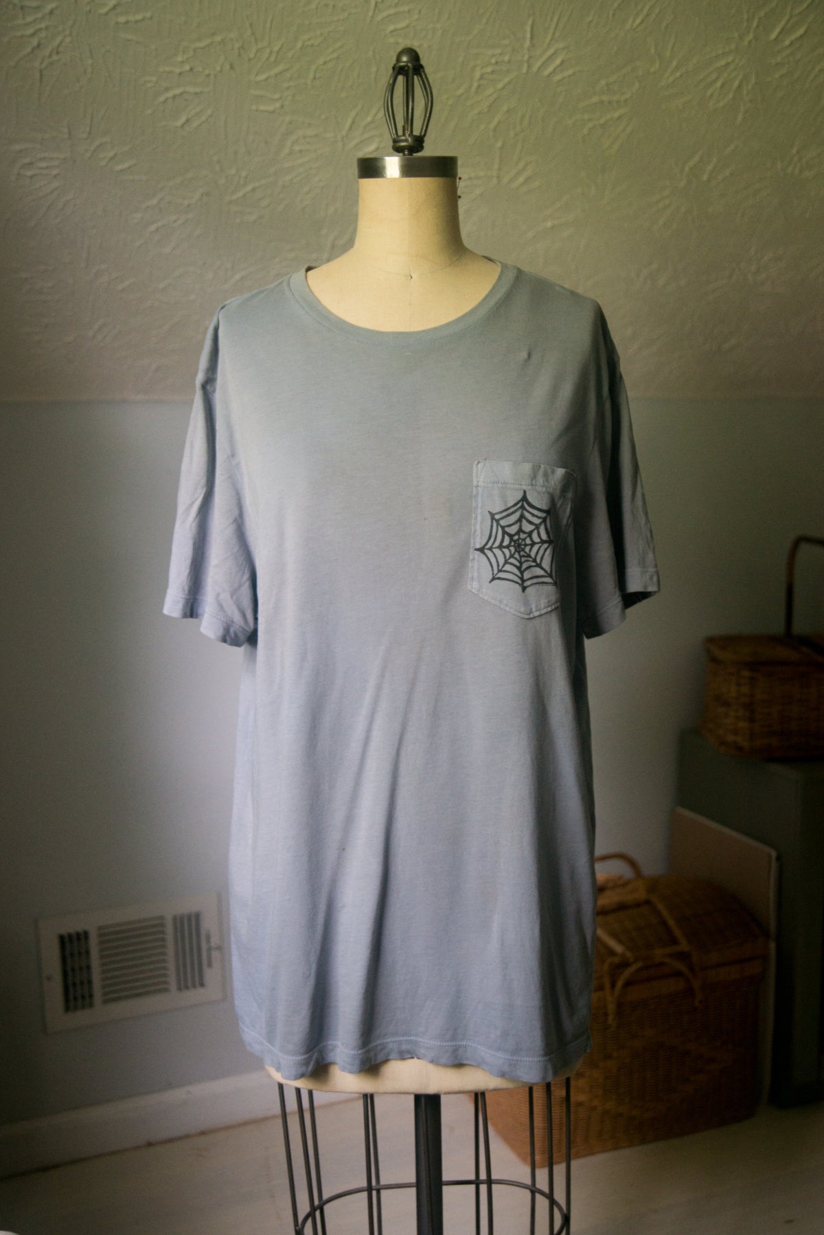 Spider Web Tee - LARGE