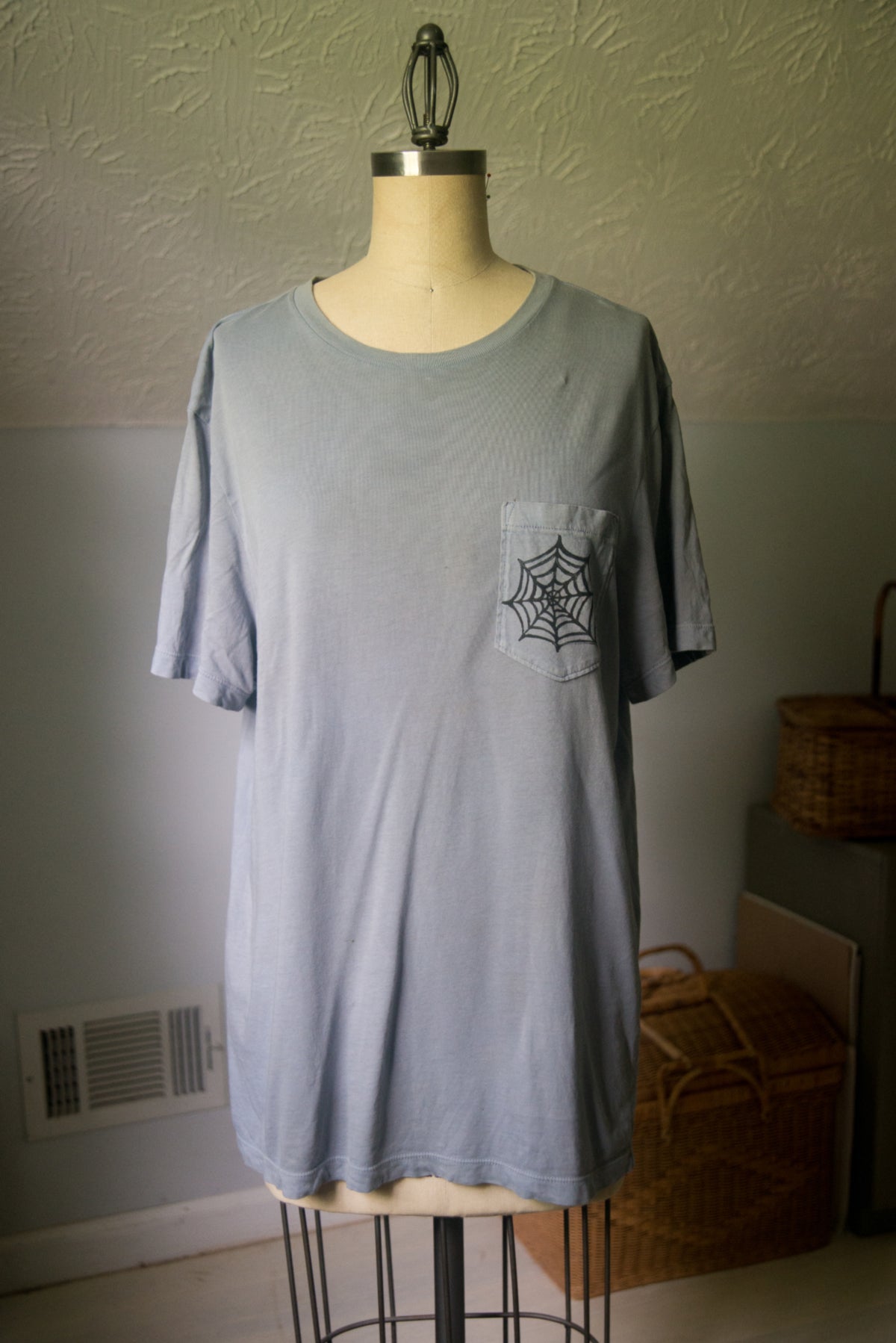 Spider Web Tee - LARGE
