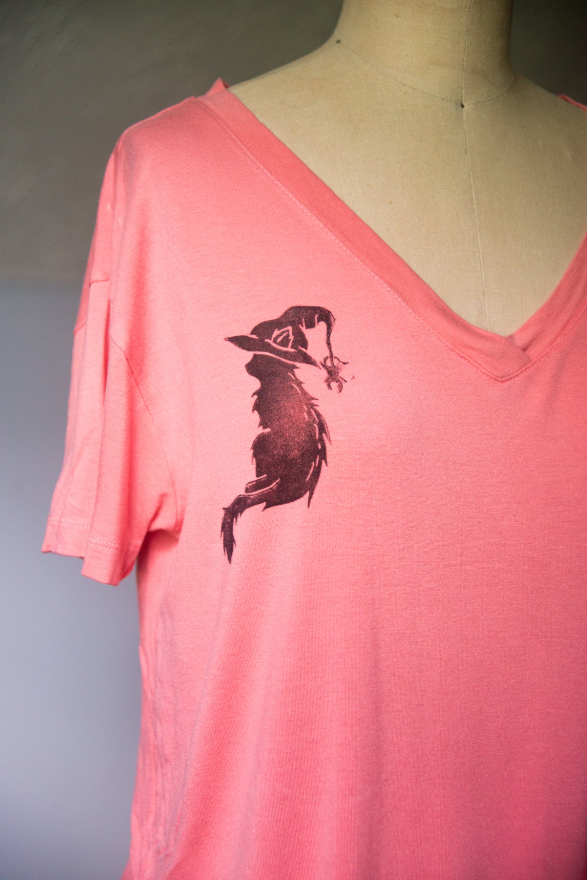 Witchy Cat Tee- MEDIUM