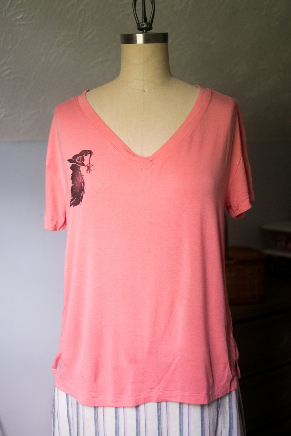 Witchy Cat Tee- MEDIUM