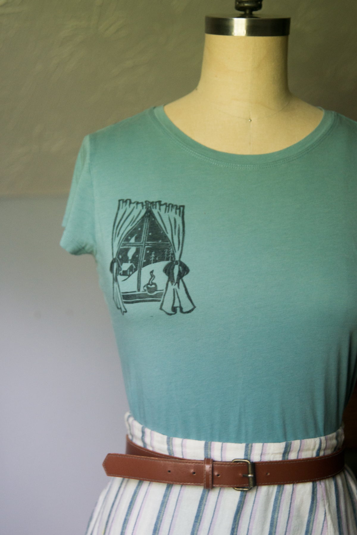 Cozy Winter Scene Tee - XXS
