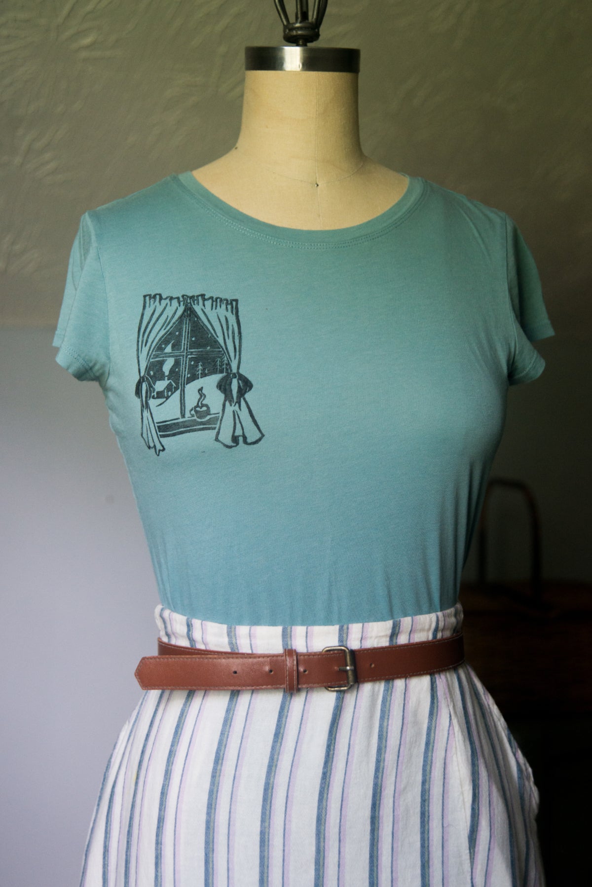 Cozy Winter Scene Tee - XXS