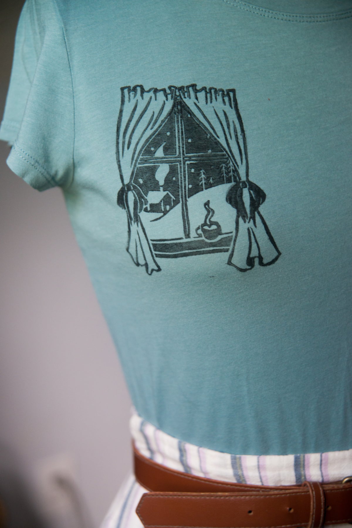 Cozy Winter Scene Tee - XXS