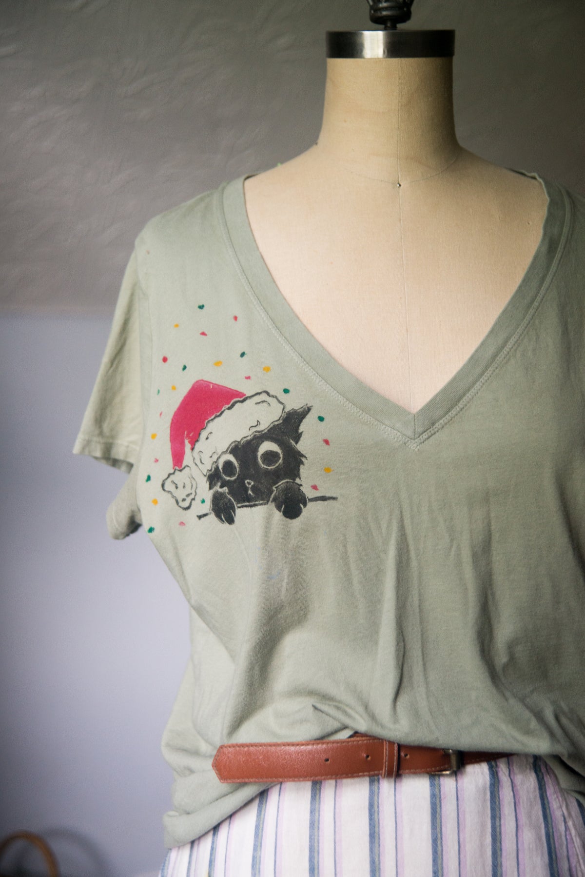 Santa Cat Tee - LARGE