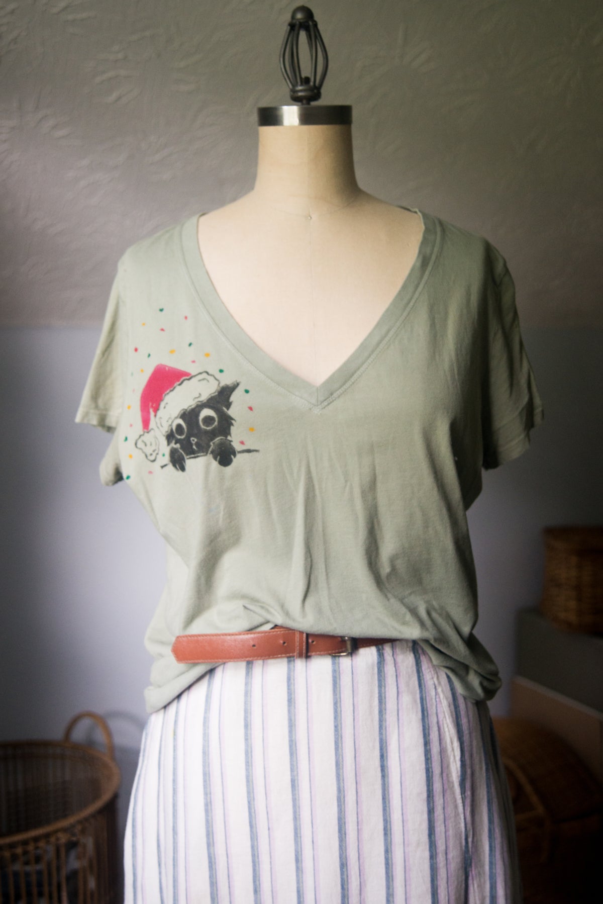 Santa Cat Tee - LARGE