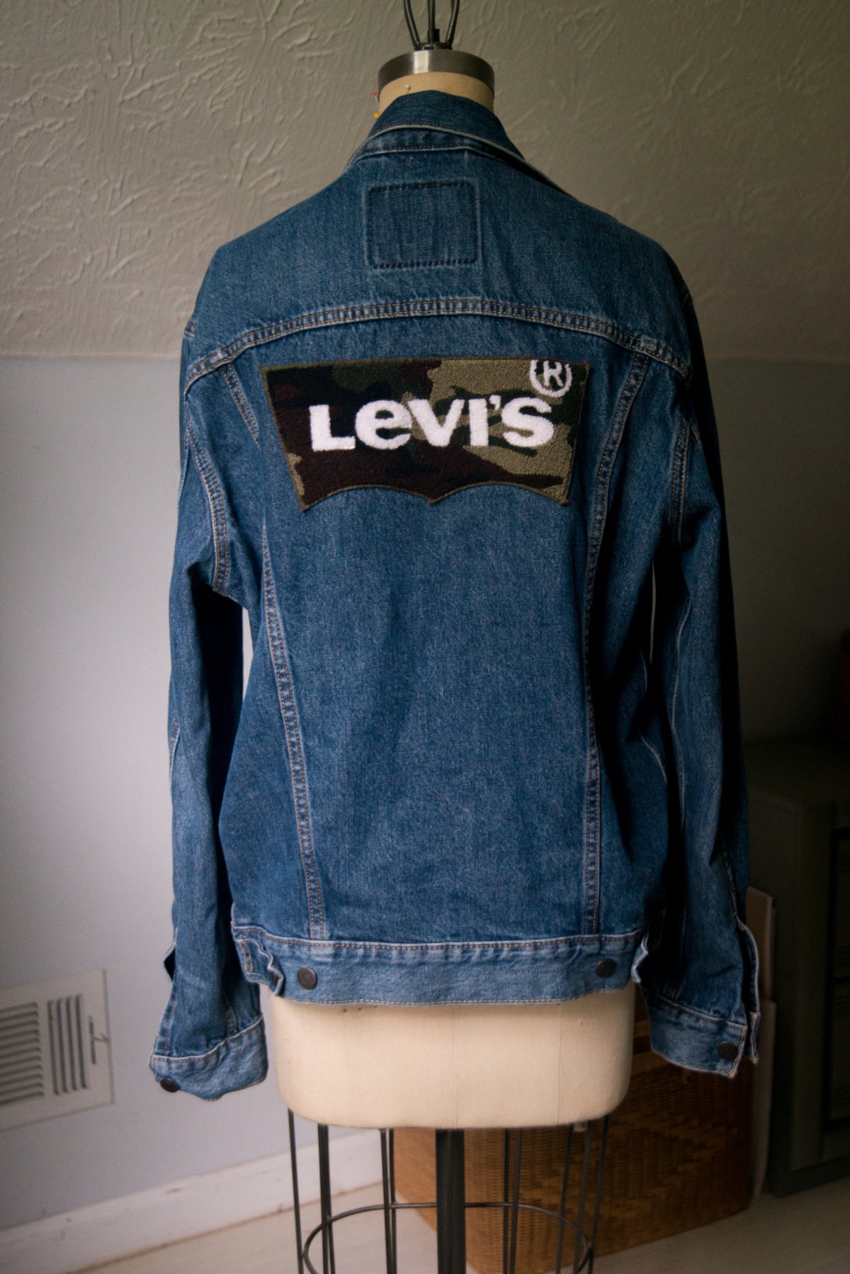 Levi's Denim Jacket - Large