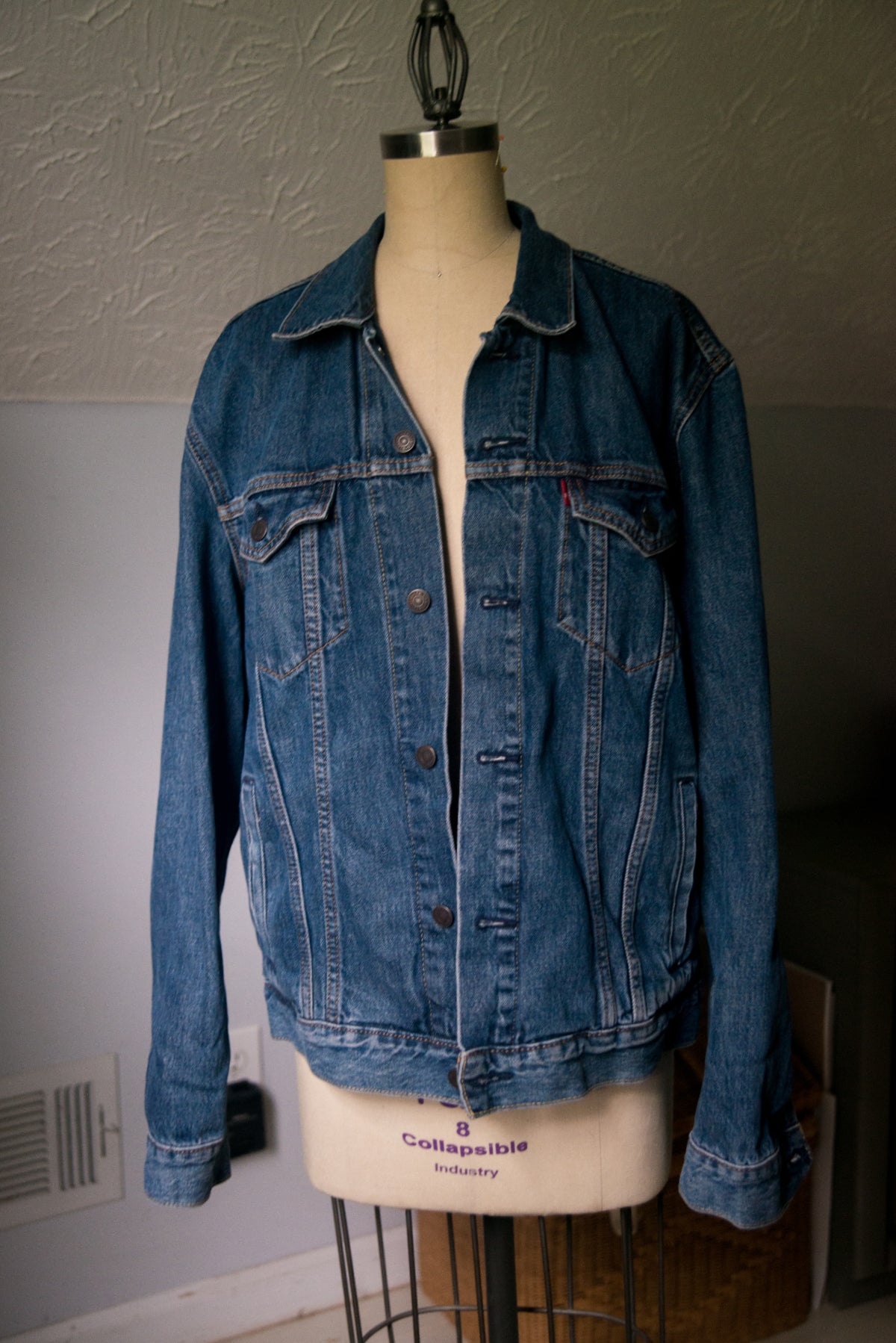 Levi's Denim Jacket - Large