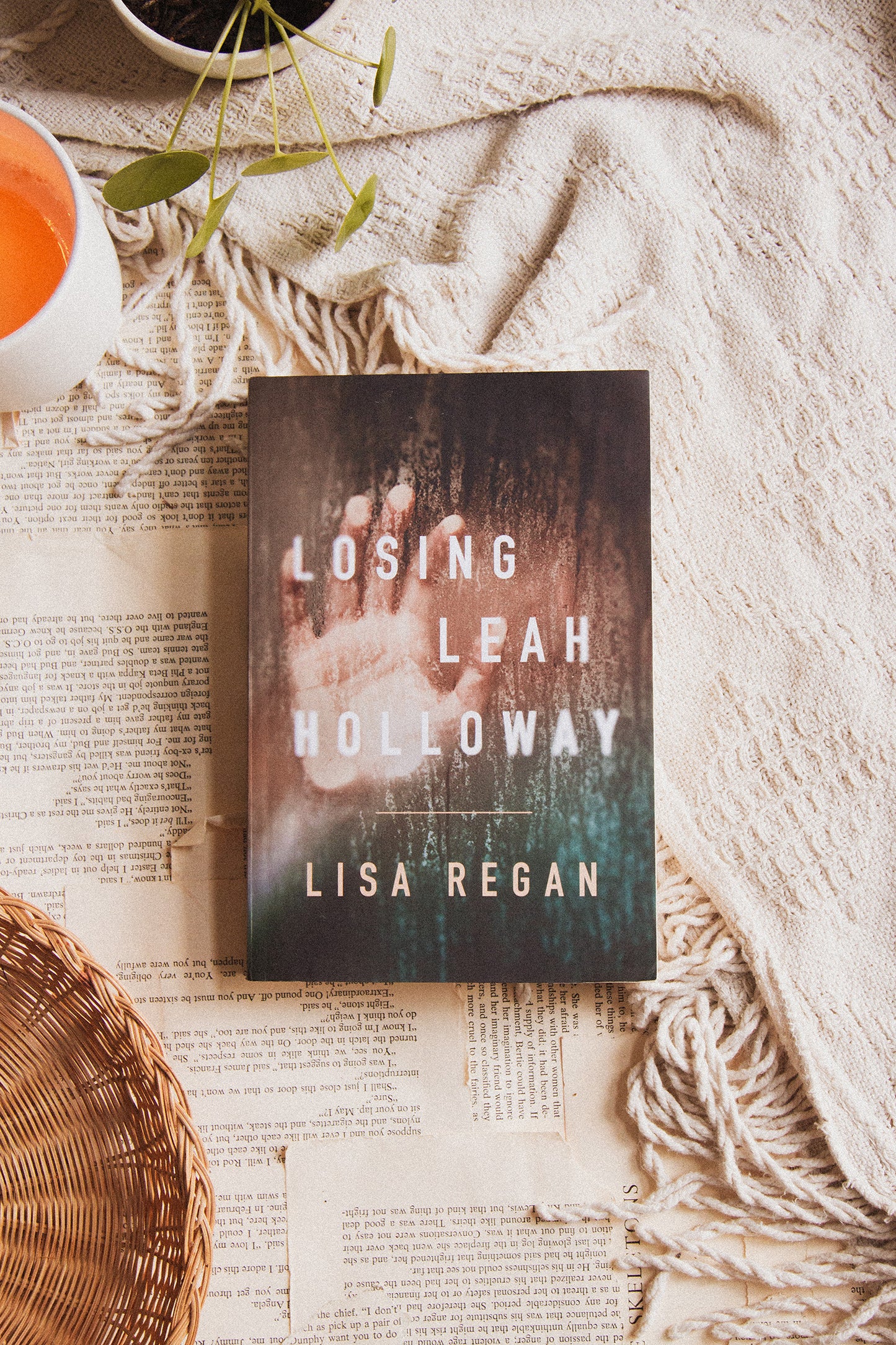 Losing Leah Holloway by Lisa Regan