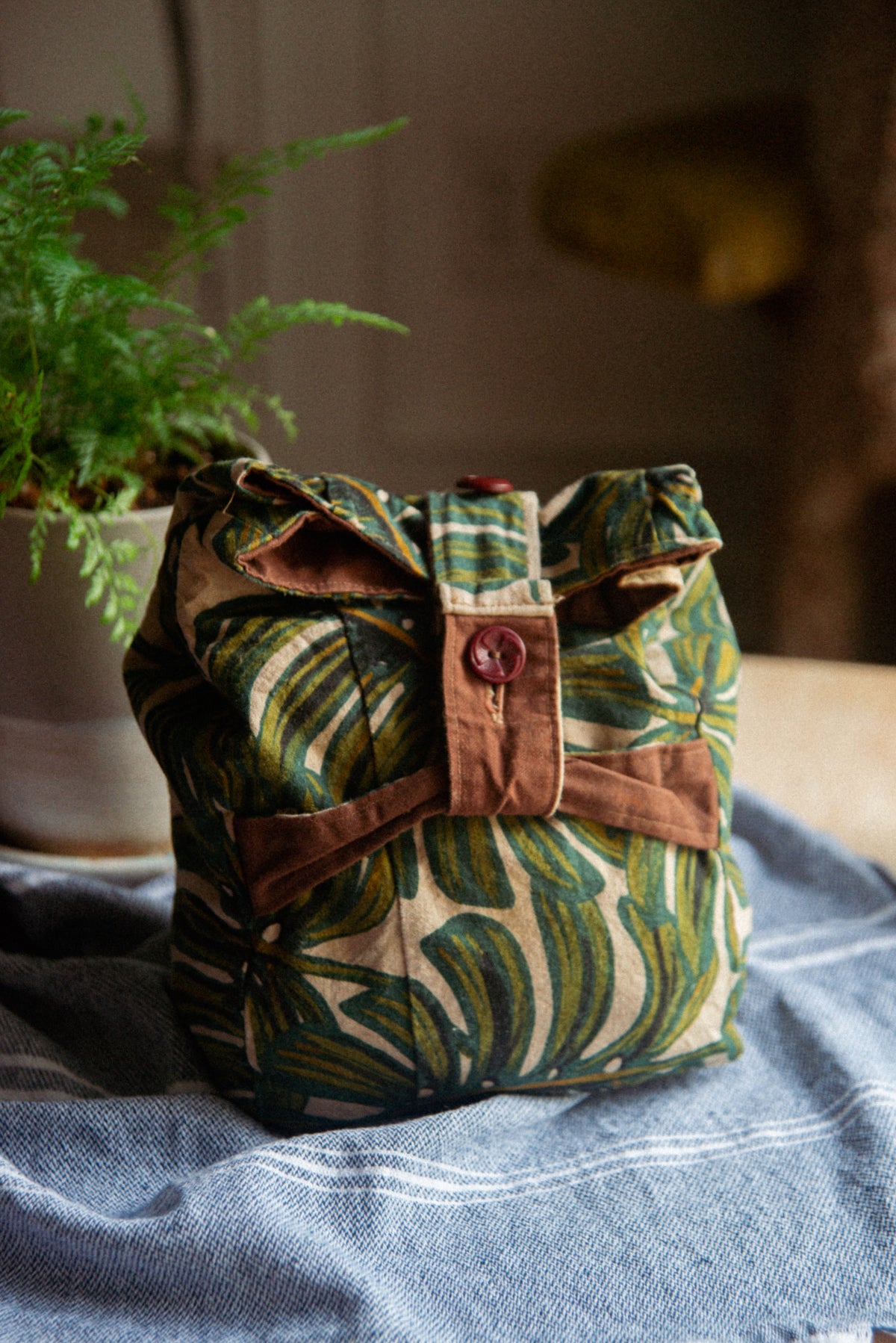 Roll-Top Cloth Food Storage Container / Lunchbox
