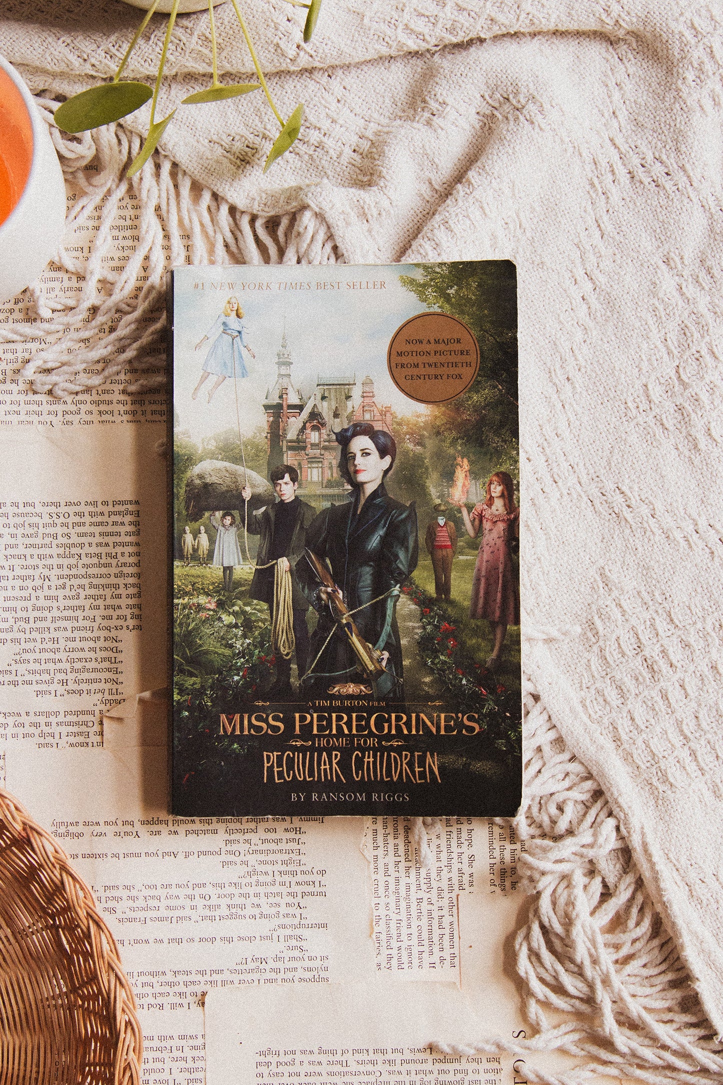 Miss Peregrine's Home for Peculiar Children by Ransom Riggs