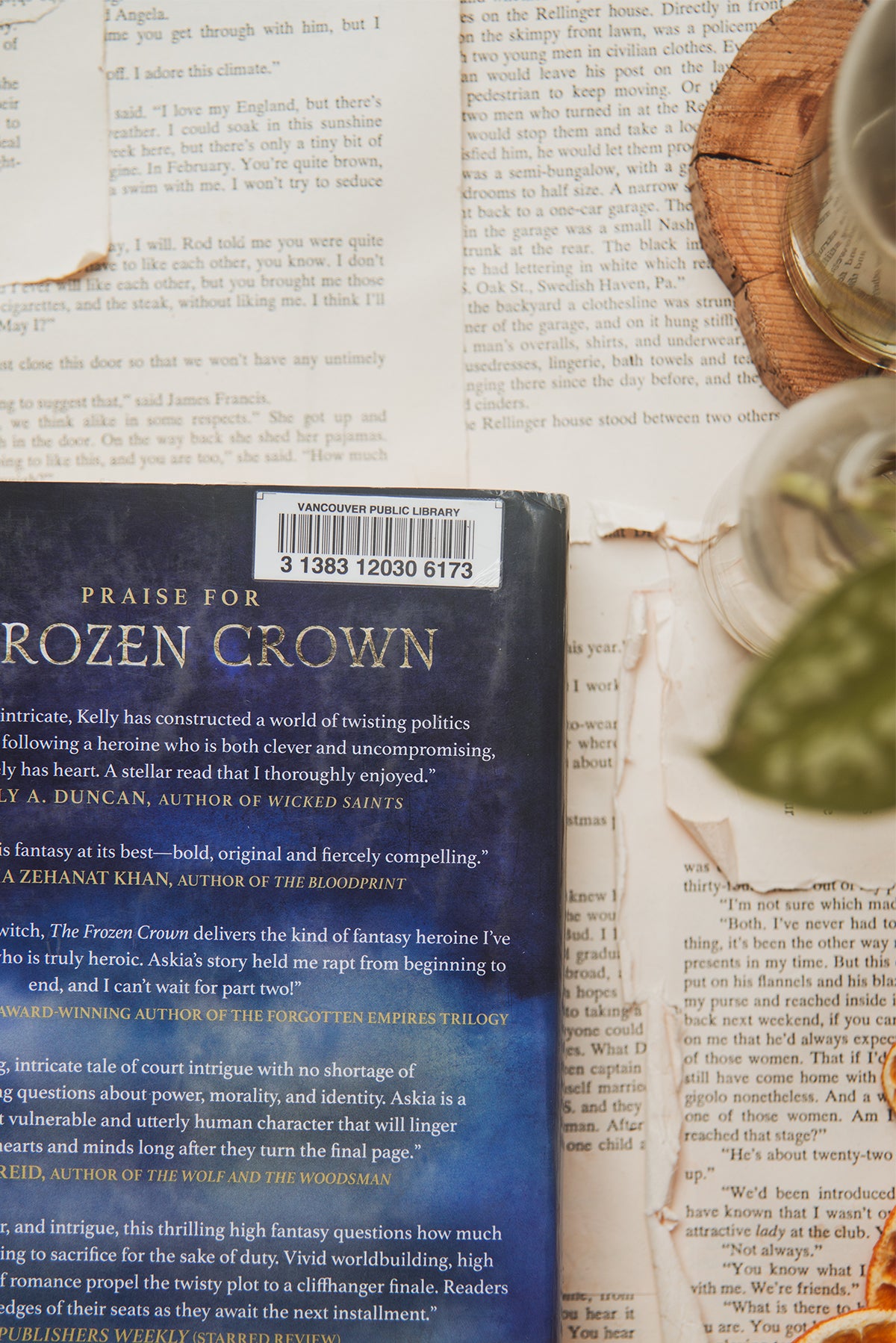 The Frozen Crown by Greta Kelly