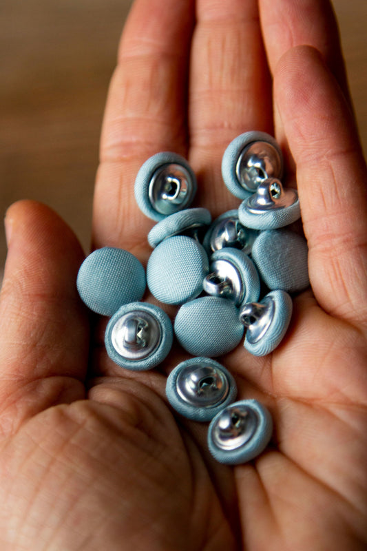 1/2" (1,3 cm) Blue Grey Button